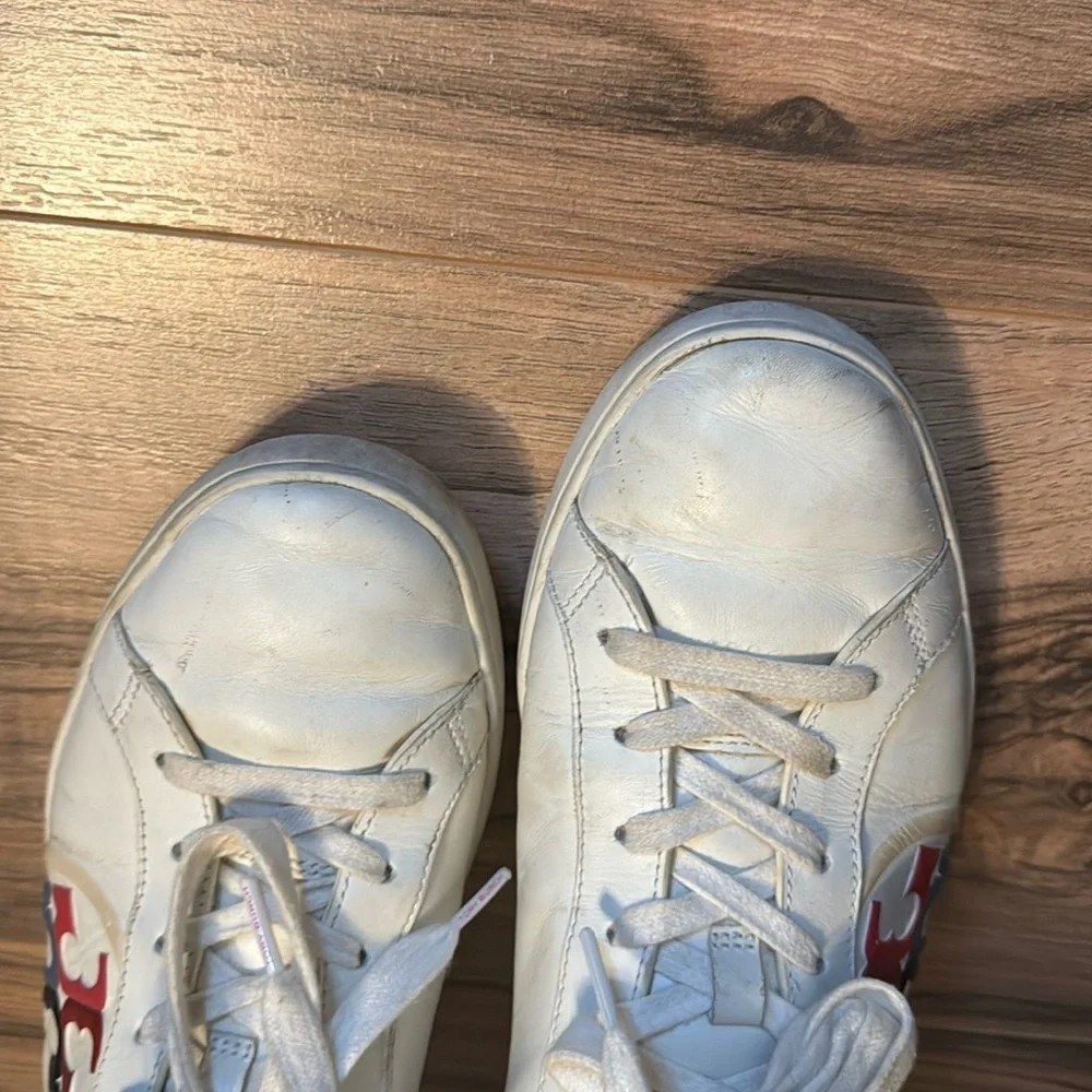 Tory Burch lace up sneaker size 9M